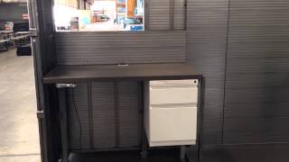 Uniweb’s adjustable height workstation